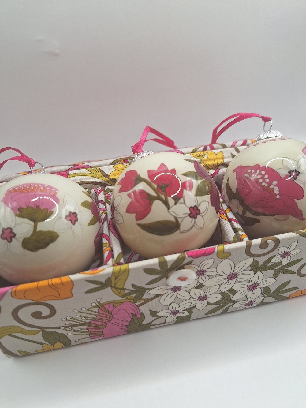 Vera Bradley Tea Garden Glass Ball Ornaments Trio Floral Christmas in Fabric Box